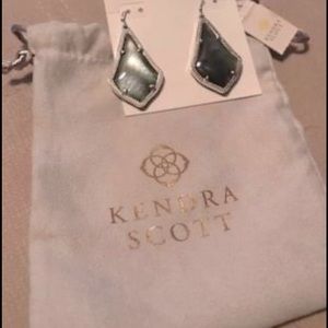 Kendra Scott - Mother of Pear Drop earrings